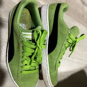 Puma Green Suede Sneakers with Navy Blue Formstrip